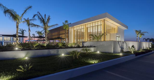 Dandrea-Lagoon-All-Suites-BUILDING