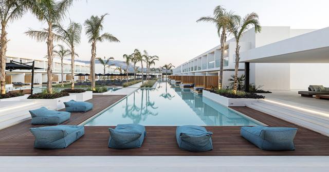 Dandrea-Lagoon-All-Suites-POOL-04