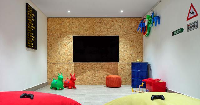Rove-Dubai-Marina-GAMES-ROOM