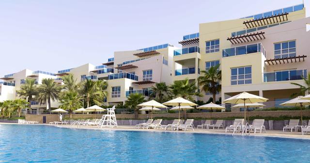 Radisson-Blue-Resort-Fujairah-EAST-POOL