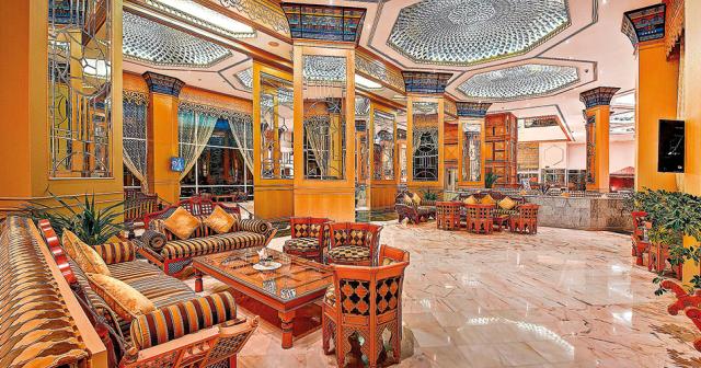 Crowne-Plaza-Salalah-LOBBY-03