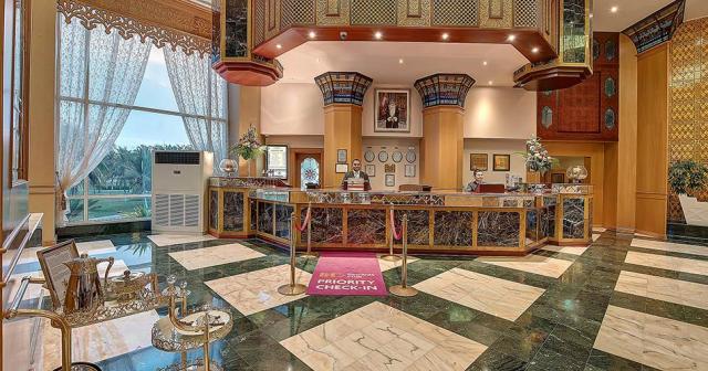 Crowne-Plaza-Salalah-RECEPTION