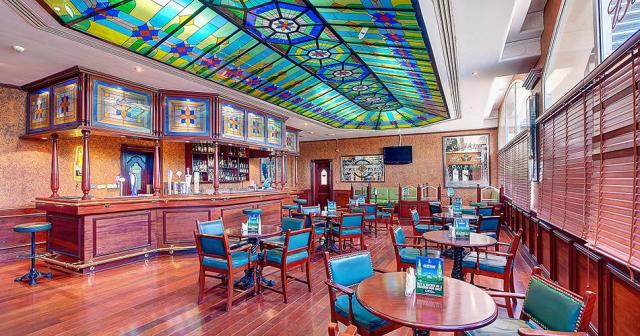 Crowne-Plaza-Salalah-BAR