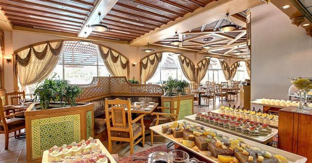 Crowne-Plaza-Salalah-BUFFET