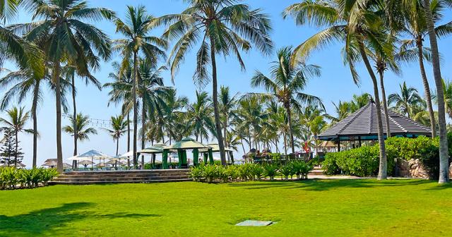 Crowne-Plaza-Salalah-GARDEN-01-2022