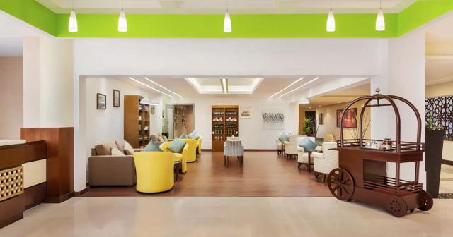 Wyndham-Beach-Resort-LOUNGE