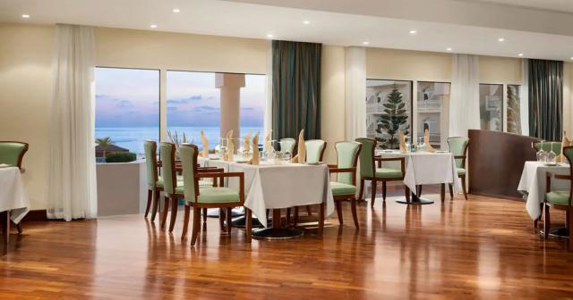 Wyndham-Beach-Resort-REASTAURANT-02