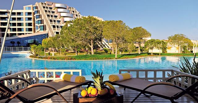 Susesi-Luxury-Resort-POOL-02