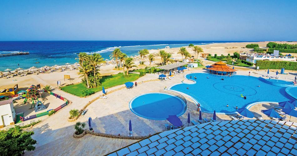 Concorde-Moreen-Beach-Spa-POOL-VIEW-2022
