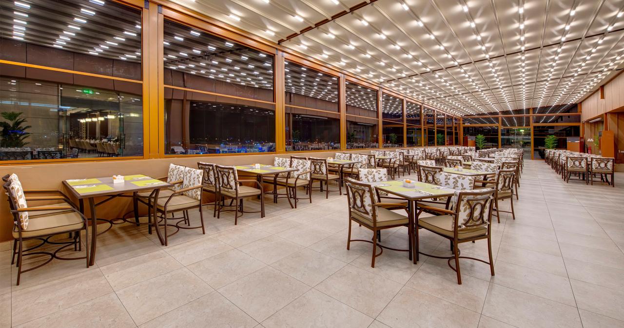 -Two-Seasons-and-Apartments-2025-RESTAURANT-01