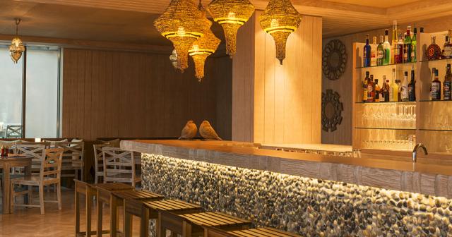 Ajman-Saray-Resort-BAR