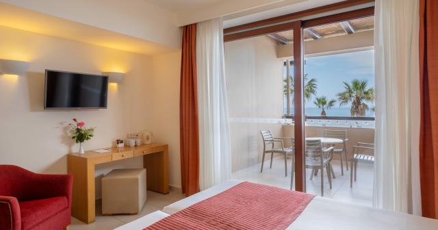 Blue-Sea-Beach-Affiliated-By-Melia-FAMILY-ROOM-SEA-VIEW-2025-02