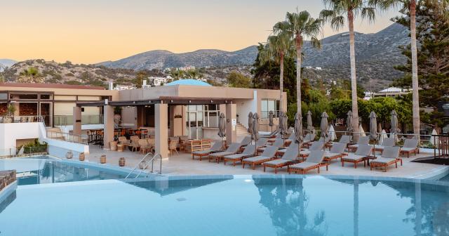 Blue-Sea-Beach-Affiliated-By-Melia-POOL-BAR-2025-02
