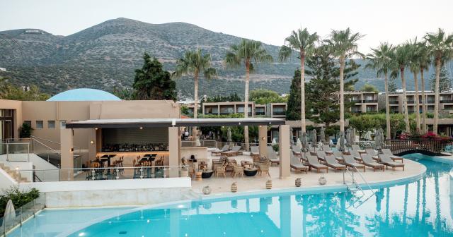 Blue-Sea-Beach-Affiliated-By-Melia-POOL-BAR-2025-03