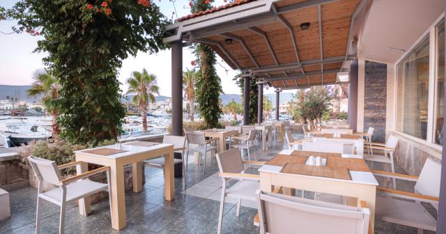 Kosta-Palace-RESTAURANT-TERRACE-2025