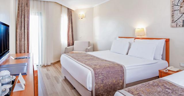 Miramare-Queen-ROOM-STANDARD-2024