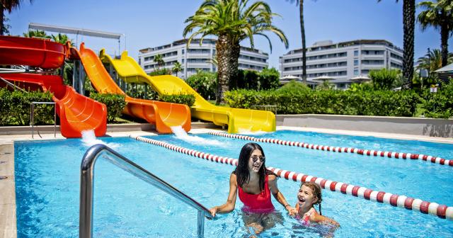 Miramare-Queen-WATERSLIDES-2024-01