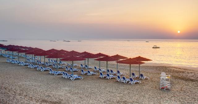 Royal-M-Hotel-Resort-Al-Agah-BEACH-24-02