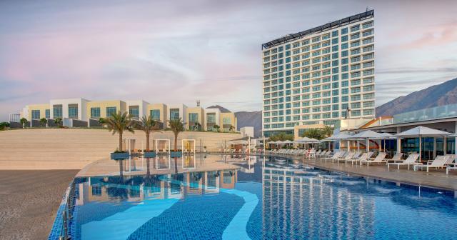Royal-M-Hotel-Resort-Al-Agah-POOL-01