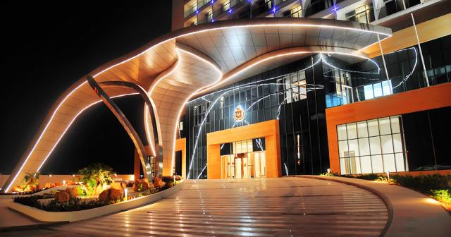Royal-M-Hotel-and-Resort-Al-Aqah-ENTRANCE-2023