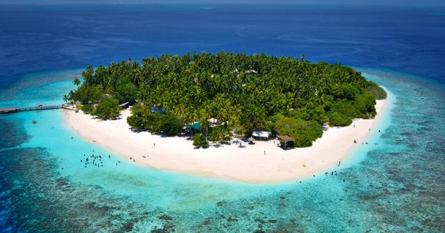 Bandos-Island-Resort-and-Spa-SEA-EXTERIOR