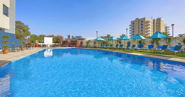 Arabian-Park-Edge-By-Rotana-POOL