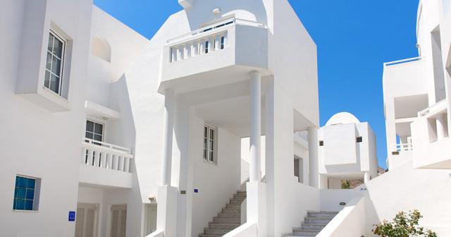 Kamari-Beach-BUILDINGS
