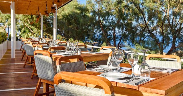 Kamari-Beach-RESTAURANT-TERRACE