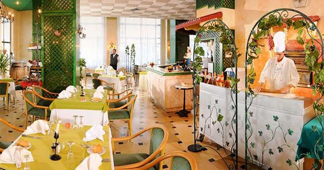 Riviera-RESTAURANT-2022