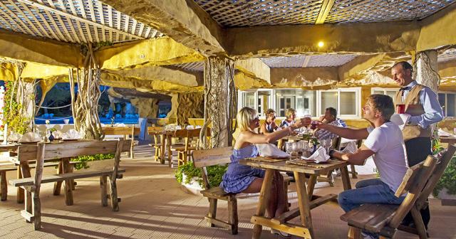 LTI-Mahdia-Beach-and-Aquapark-POOL-BAR-2018