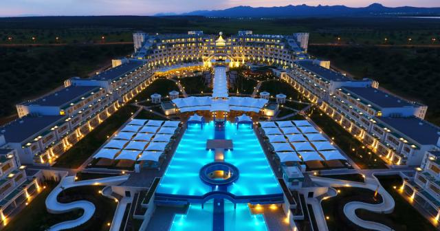 Limak-Cyprus-Deluxe-GENERAL-VIEW-NIGHT