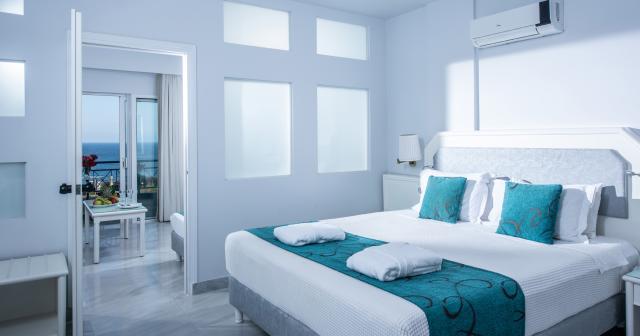 Rethymno-Mare-Royal-and-Waterpark-1-Bedroom-Suite-Sea-View-01