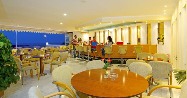 Rethymno-Mare-Royal-and-Waterpark-MAIN-BAR-2025