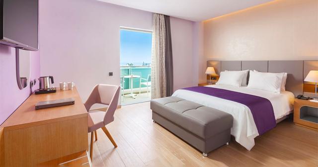 Blue-Lagoon-City-ROOM