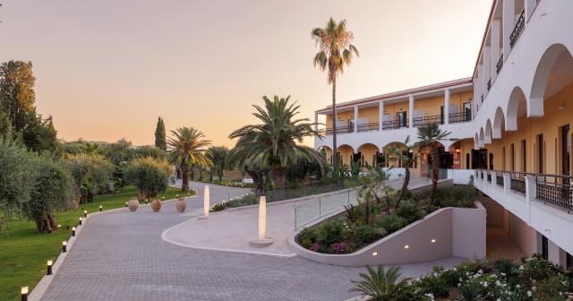 Paradise-HOTEL-VIEW-01