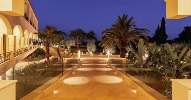 Paradise-HOTEL-VIEW-02