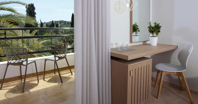 Paradise-SUPERIOR-BLUE-ROOM-02