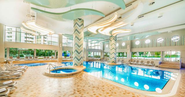Titanic-Deluxe-Lara-INDOOR-POOL-2023