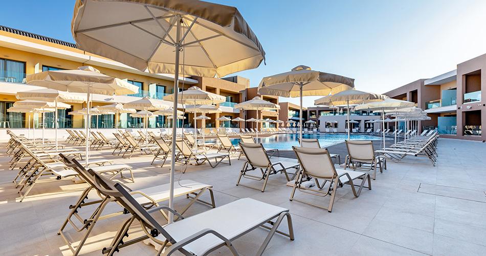 White-Olive-Elite-POOL-02