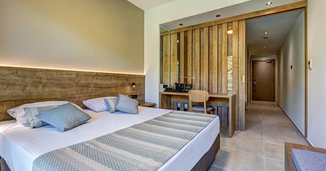 White-Olive-Elite-ROOM-02