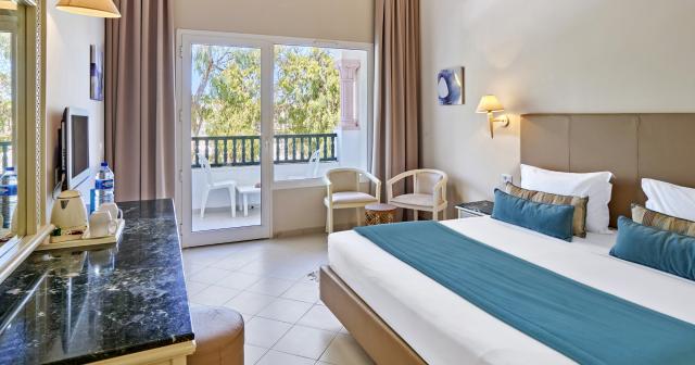 Royal-Azur-Thalassa-ROOM-2025-01
