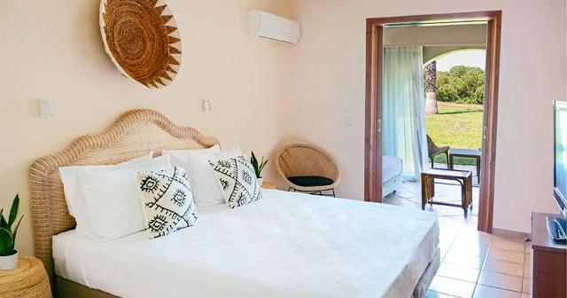 Grecotel-Casa-Paradiso-ROOM-02