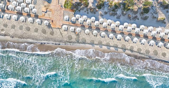 Grecotel-Casa-Paradiso-2025-BEACH-01