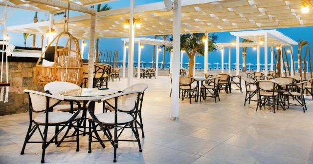 Casa-Blue-2023-BEACH-BAR-02