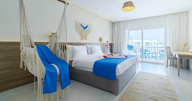 Casa-Blue-Beach-Resort-NEW-2023-ROMANTIC-ROOM