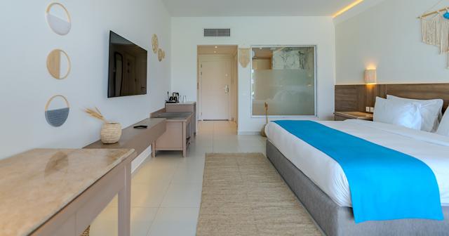 Casa-Blue-Beach-Resort-NEW-2023-ROOM-01