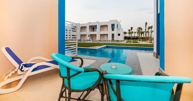 Casa-Blue-Beach-Resort-NEW-2023-ROYAL-SWIM-UP-ROOM-01