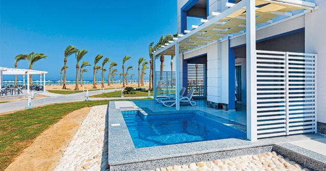 Casa-Blue-Beach-Resort-NEW-2023-ROYAL-SWIM-UP-ROOM-02