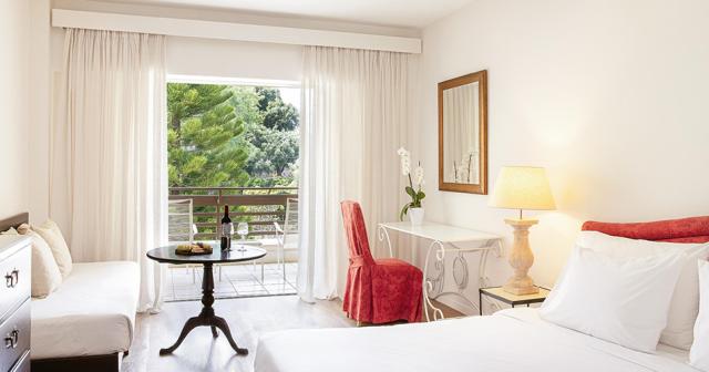 Grecotel-Lux-Me-Daphnila-Bay-Dassia-ROOM-02