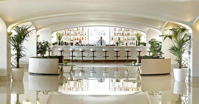 Grecotel-Lux-Me-Daphnila-Bay-Dassia-BAR-01
